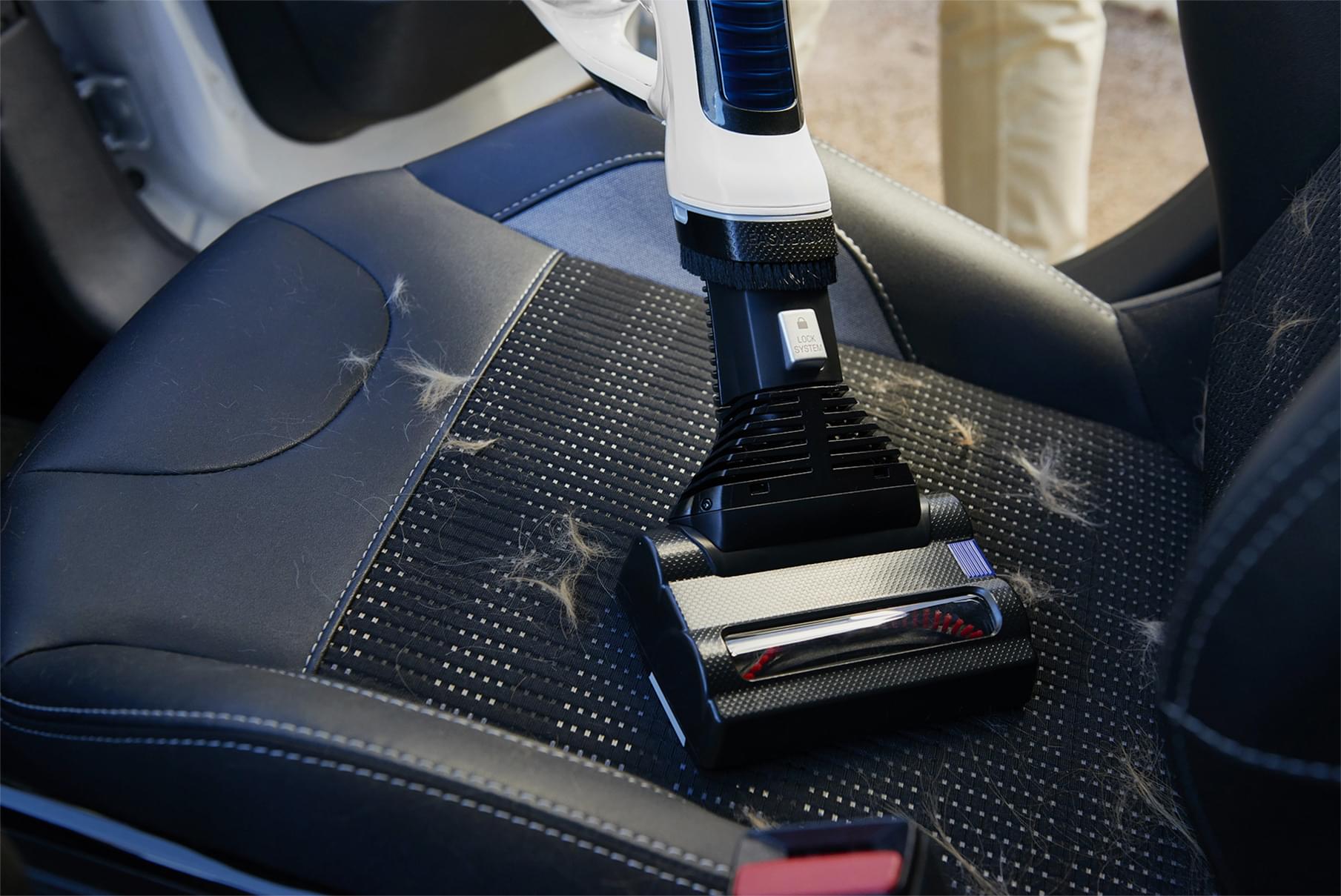 Mini turbobrush in een auto